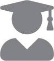 戴着学士学位帽的毕业生肖像